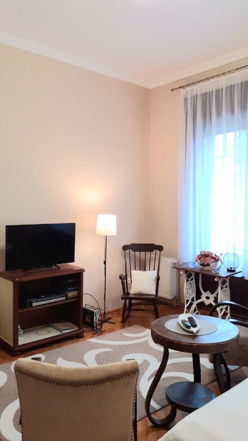 Ekszerdoboz Apartman Eger Apartment ภายนอก รูปภาพ